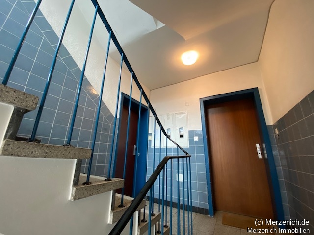 GUT VERMIETETES DACHGESCHOSS-APPARTEMENT: GRENZE RIEHL UND NIPPES!!!!