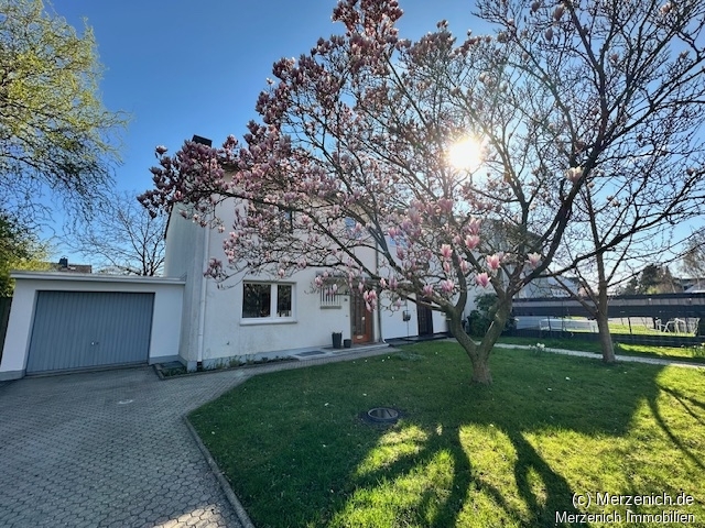 Ruhige Lage, großer Garten&viel Charme  -–  Ihr neues Zuhause