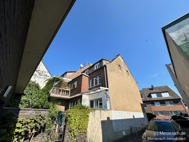 IDYLLE PUR in RHEINNÄHE: 
5 Wohnungen in zwei charmanten Mehrfamilienhäusern