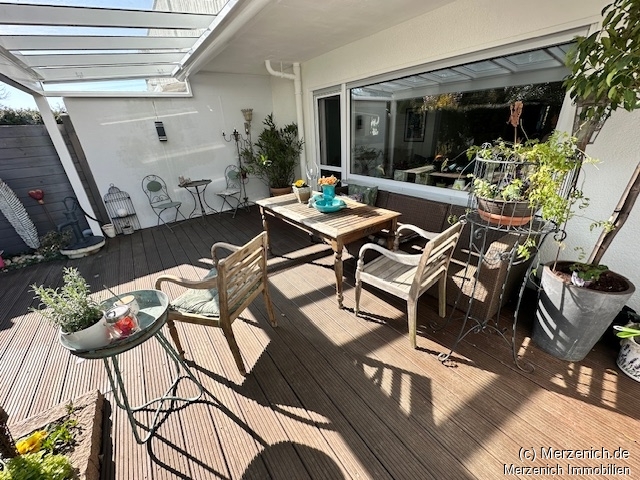 Leverkusen-Opladen: Helle 2-Zimmerwohnung mit eigenem Gartenparadies