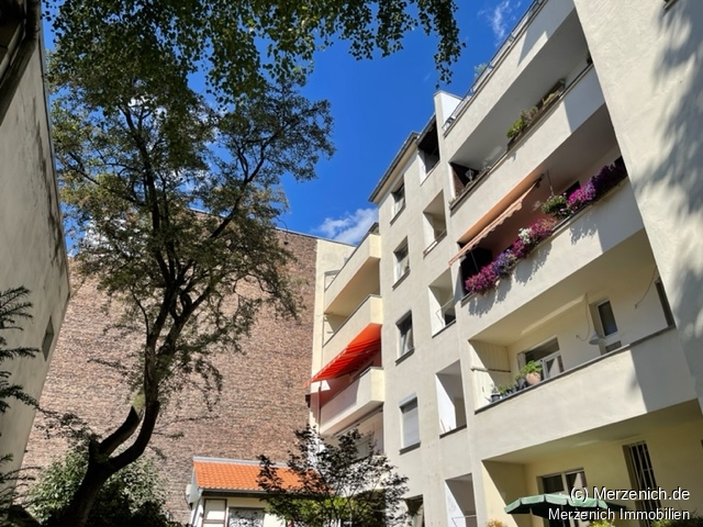 3 Zimmer-Altbauwohnung mit Westbalkon in schner Wohnlage; nhe Rmerpark.