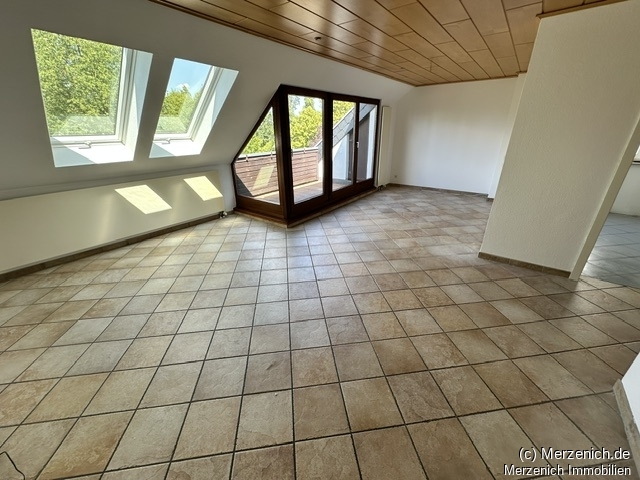 HALLO RHEIN: GUT GESCHNITTENE MAISONETTE WOHNUNG MIT GARTENNUTZUNG + BALKON!